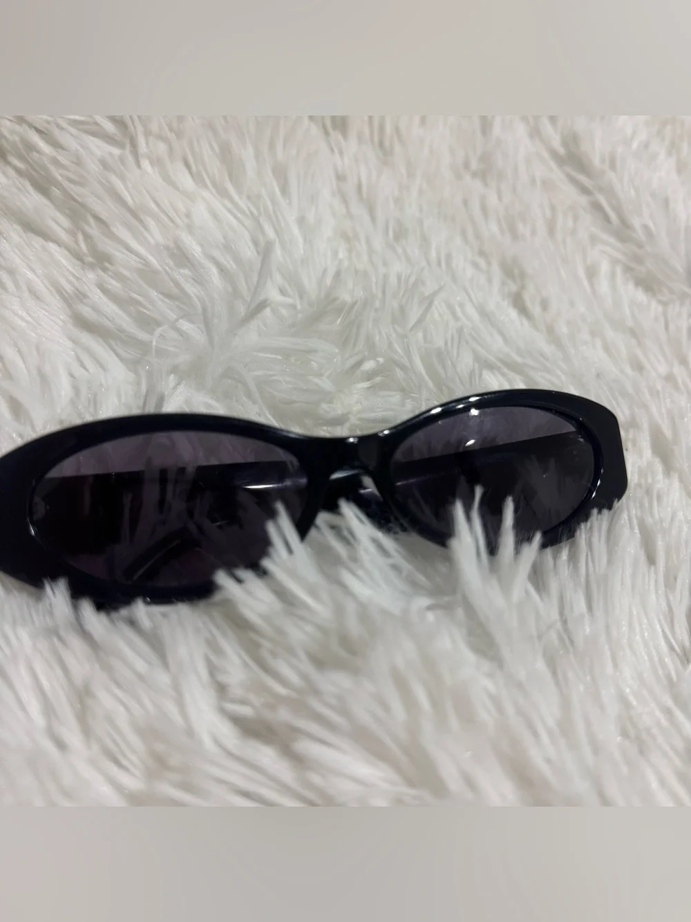 Madewell Skinny Oval Sunglasses - Black and Gold